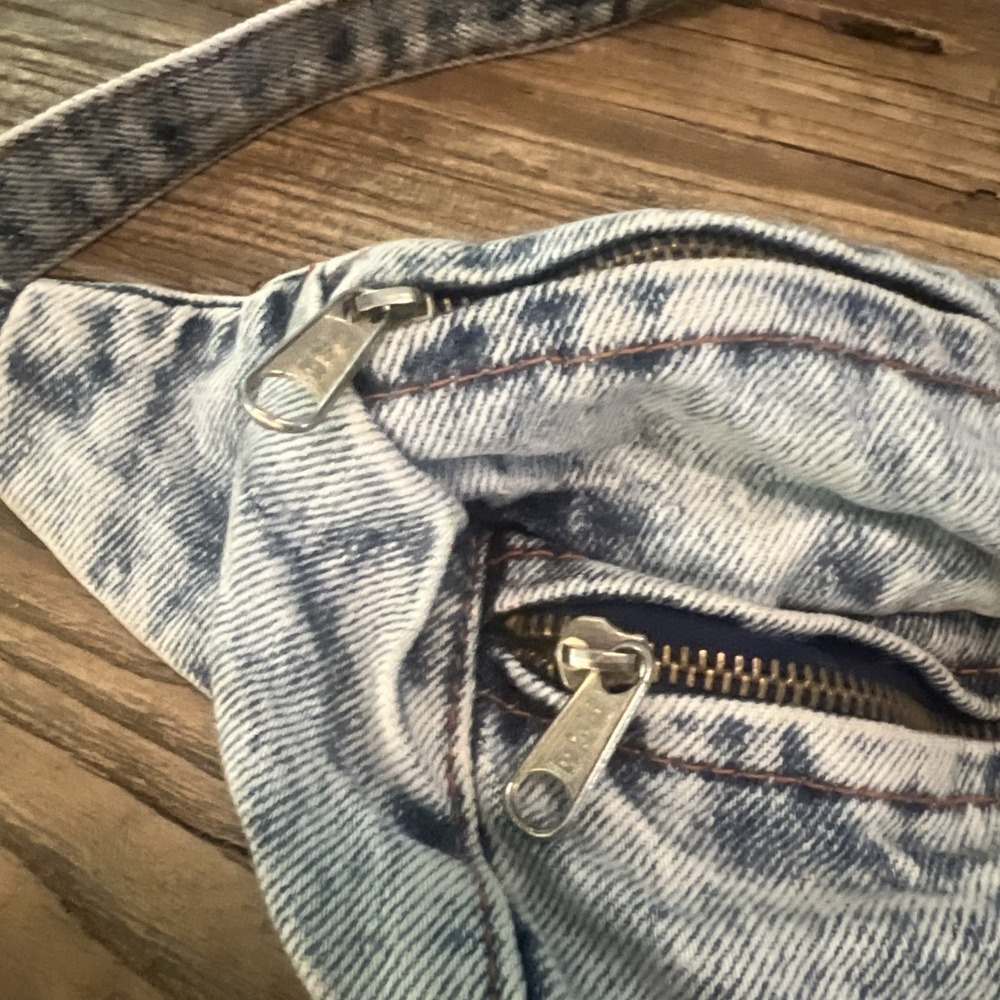 VTG SHANE Denim Fanny Pack Waist Bag Blue Dual Pocket Adjustabl Strap EUC TAIWAN - Picture 3 of 8